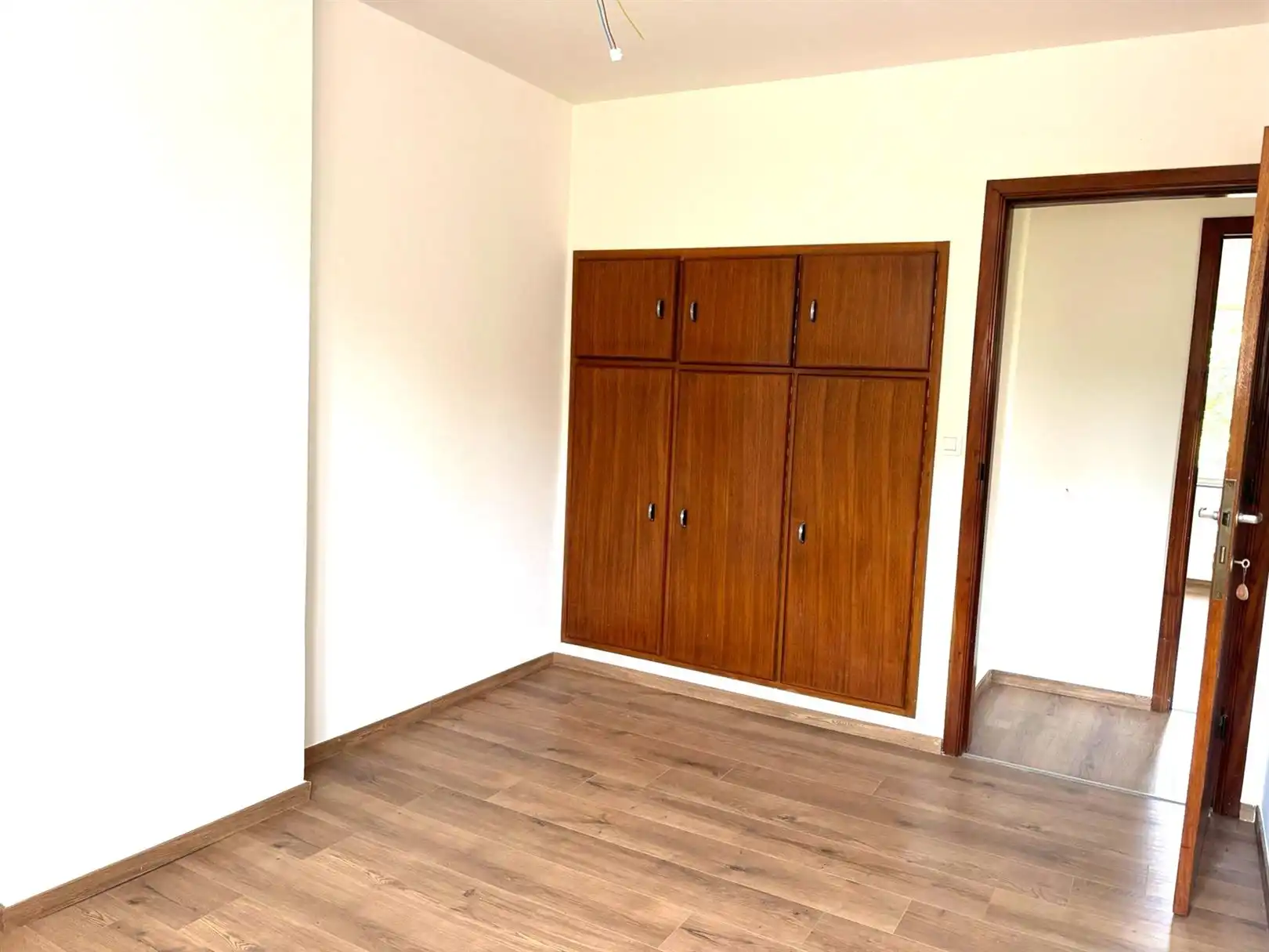 TE HUUR: Gerenoveerde woning met 3 slaapkamers te Paal! foto 15