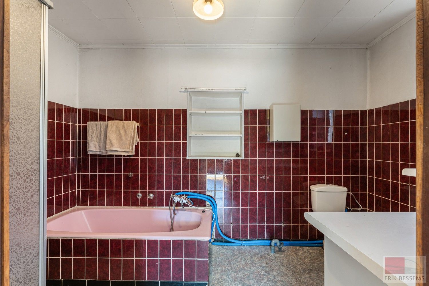 Charmante renovatiewoning met authentieke details en karaktervolle gevel. foto 9