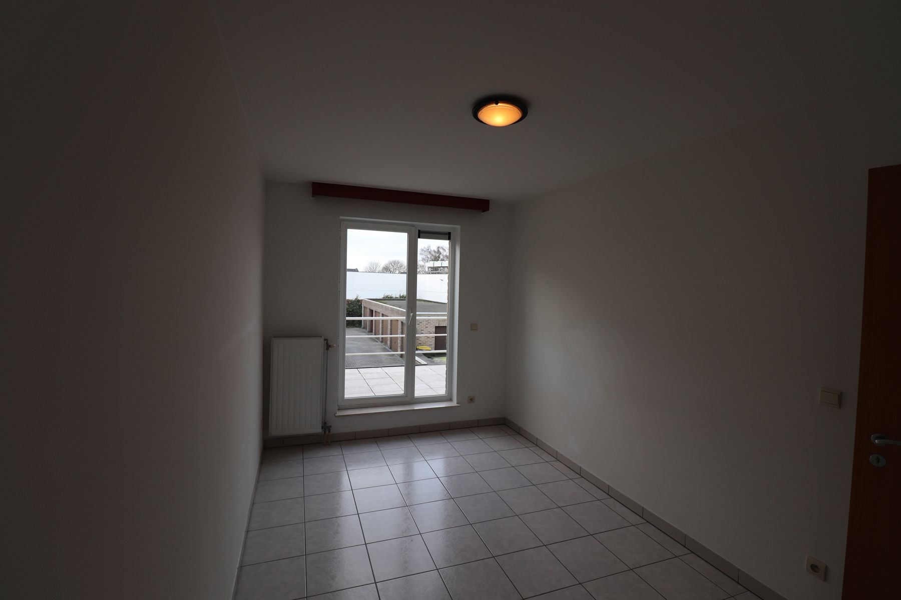 Een appartement op de 1ste verdieping met 2 slaapkamers, terras en garage. foto 5