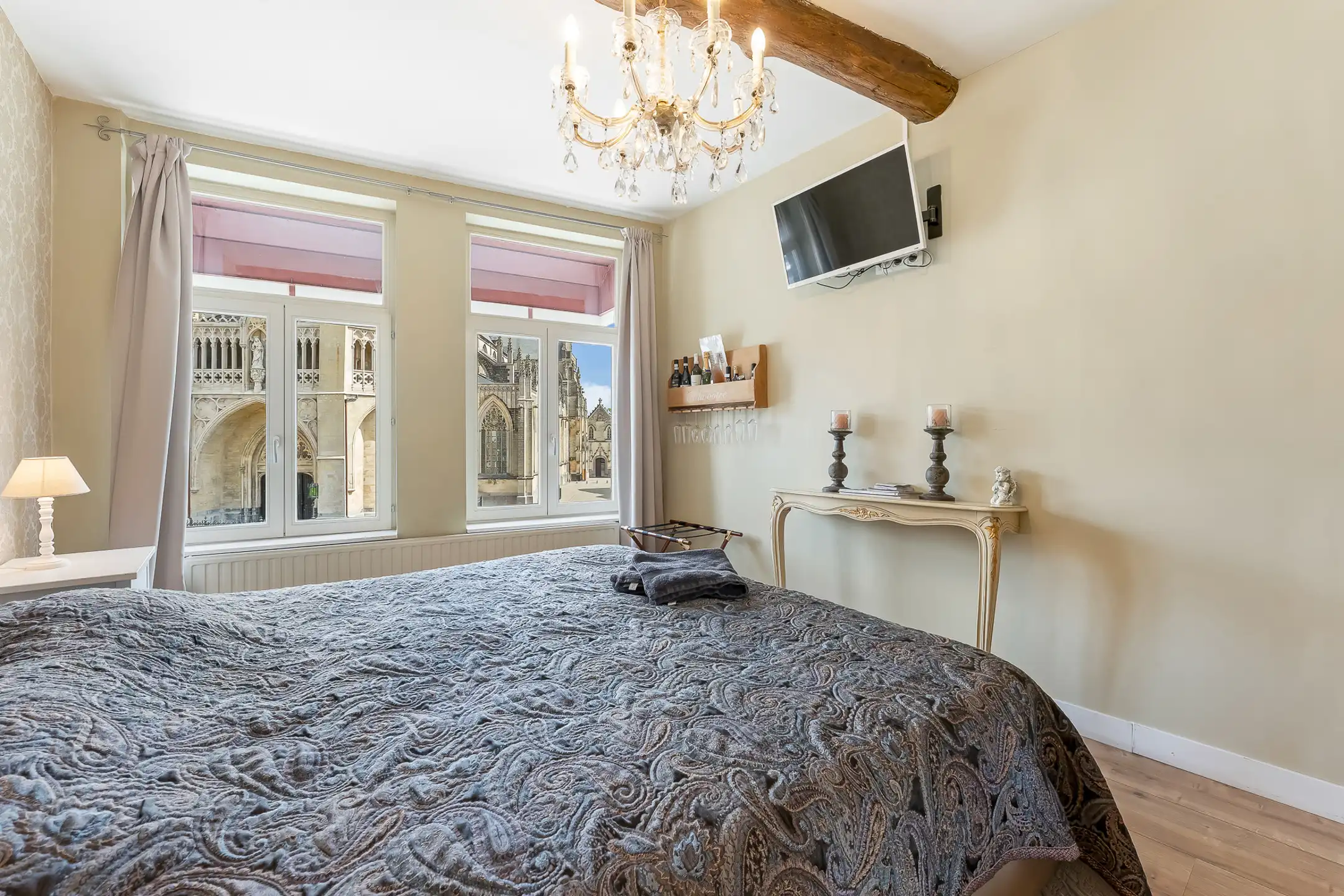 Karaktervol handelspand met gerenommeerd ijssalon en B&B foto 26