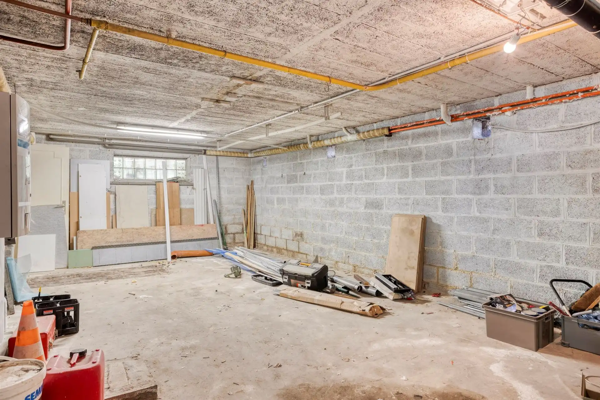 Klassieke villa met enorm potentieel in rustige wijk foto 23