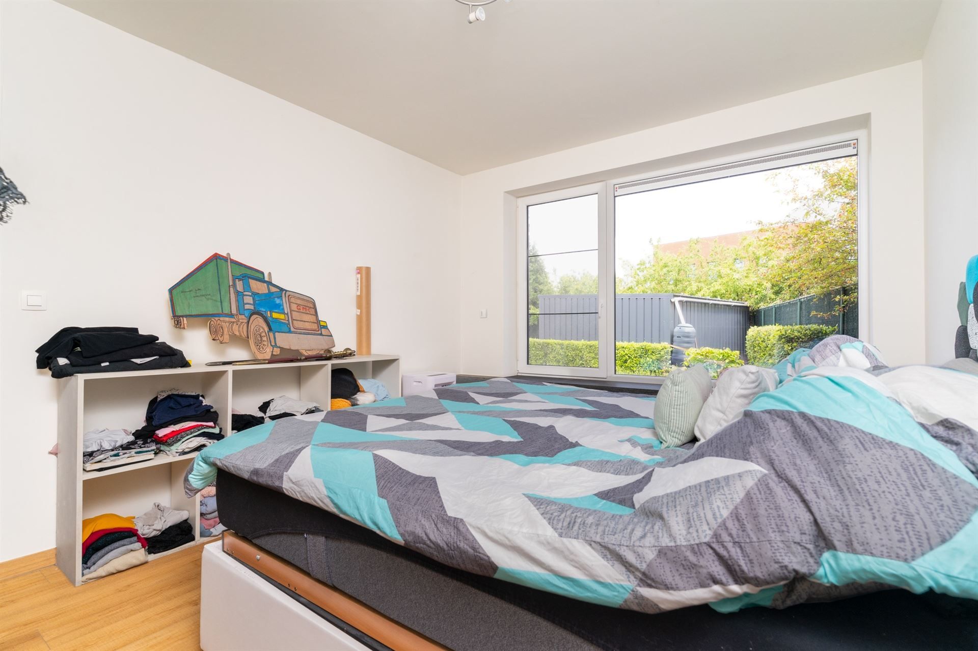 Gelijkvloers app met tuin, garage en carport! foto 8