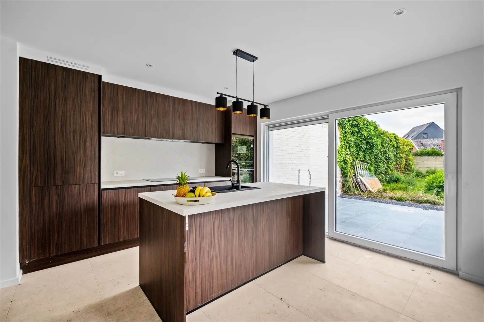 Recent gemoderniseerde, instapklare woning te Putte foto 5
