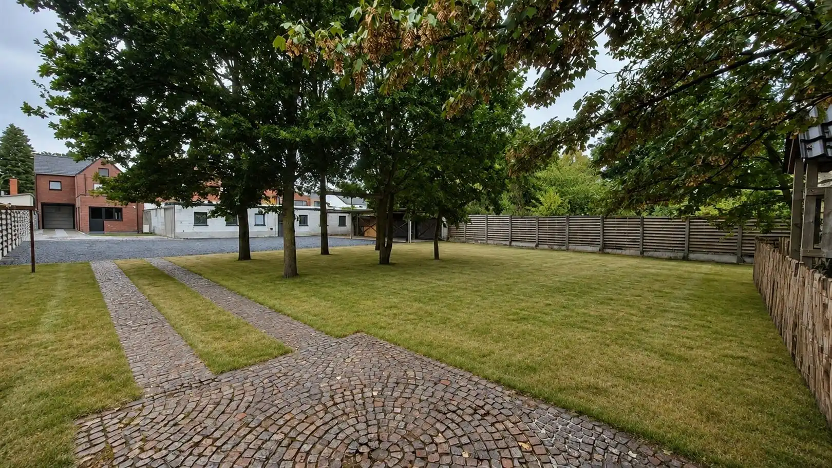 uitzonderlijke eigendom met garage en grote tuin (2287 m²) foto 35