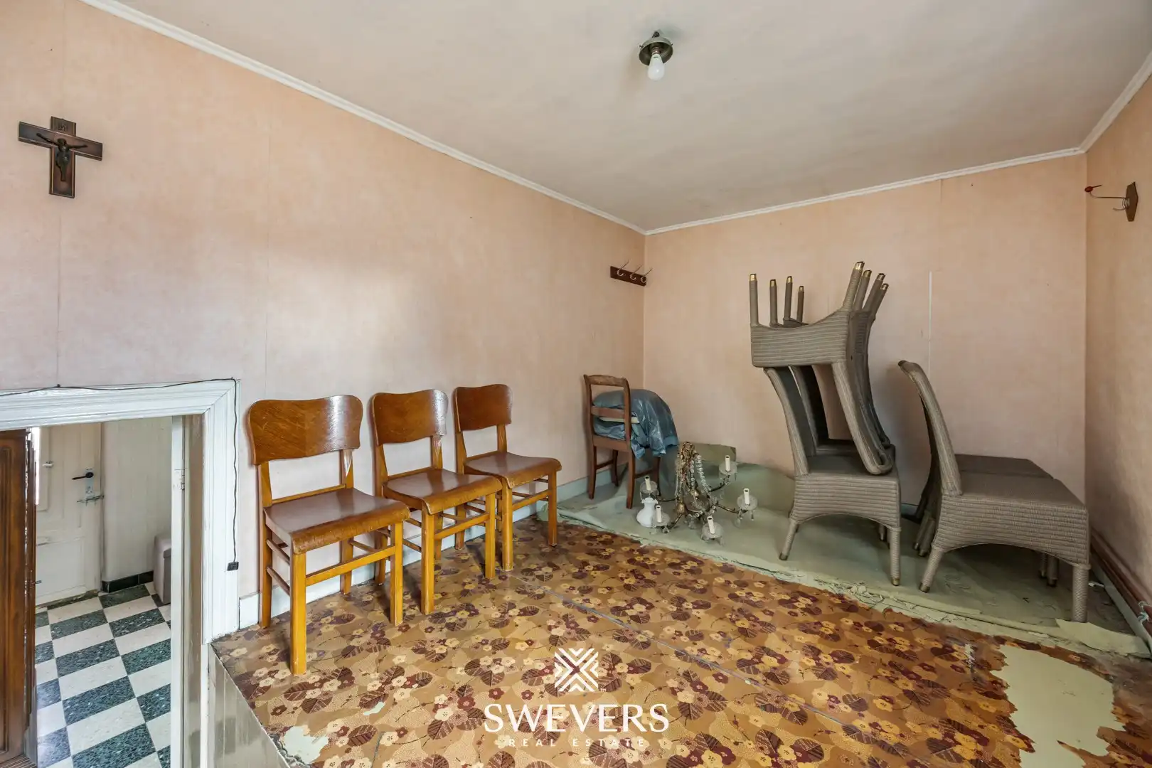 Vrijstaande fermette met ruime garage (85m²) en renovatiepotentieel op een toplocatie  foto 15