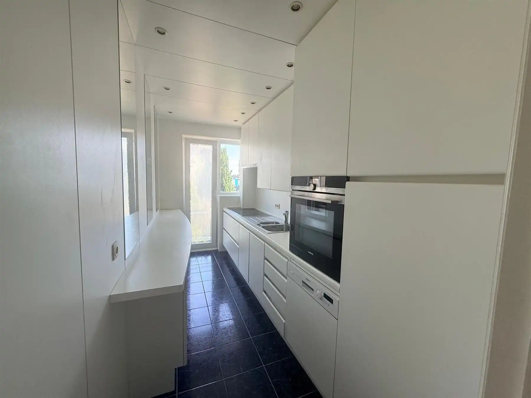 GOED GELEGEN APPARTEMENT VLAKBIJ CENTRUM foto 5