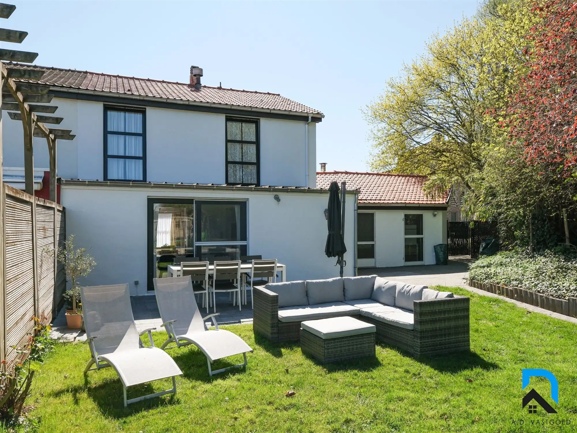 Halfopen bebouwing met grote tuin in Beverst foto 4