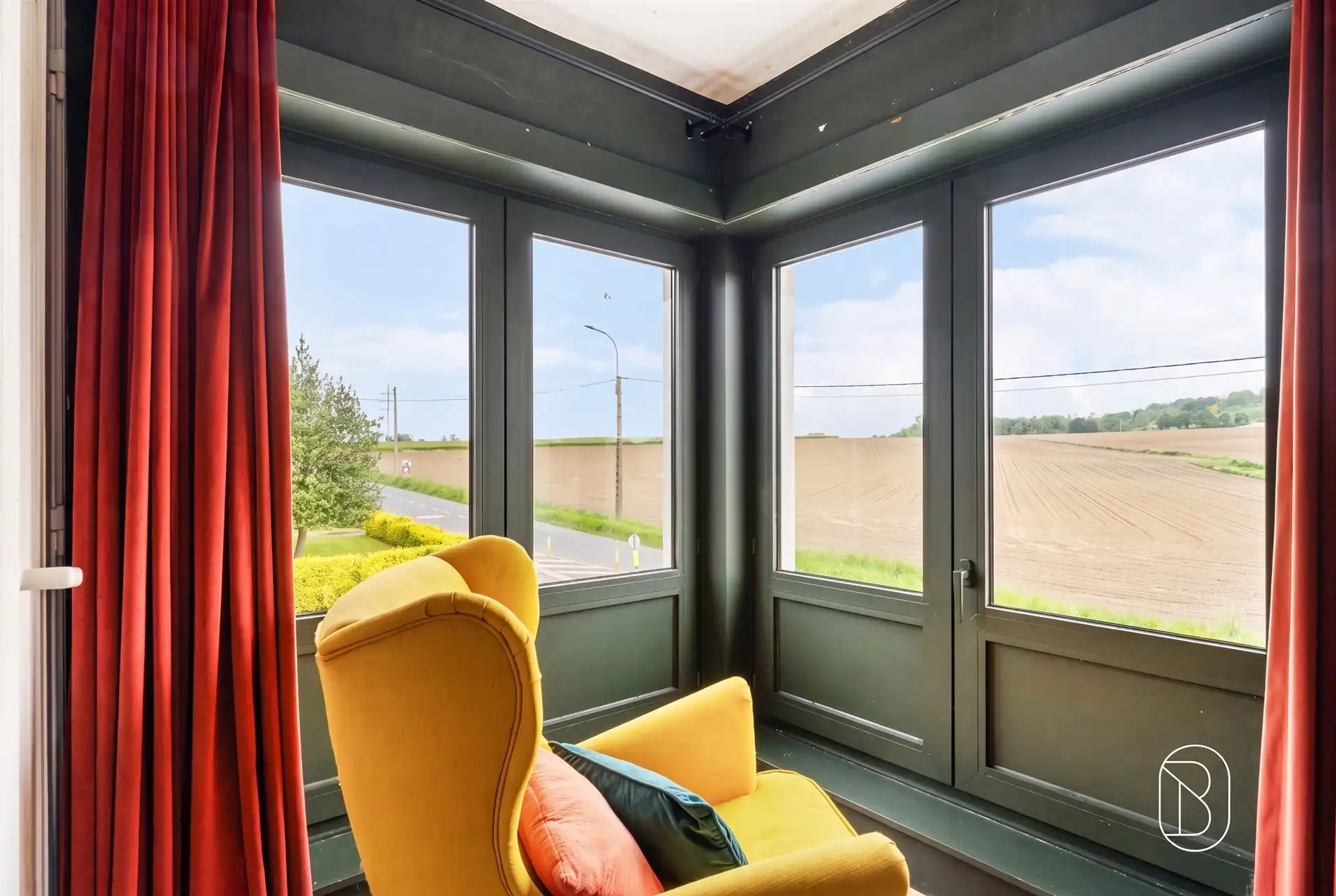 Instapklare woning met loods van 240 m² op topligging foto 11