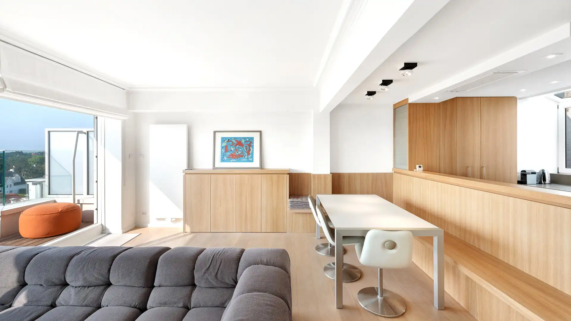 Ruim appartement 3 slaapkamers met zonnig terras te Zoute. foto 5