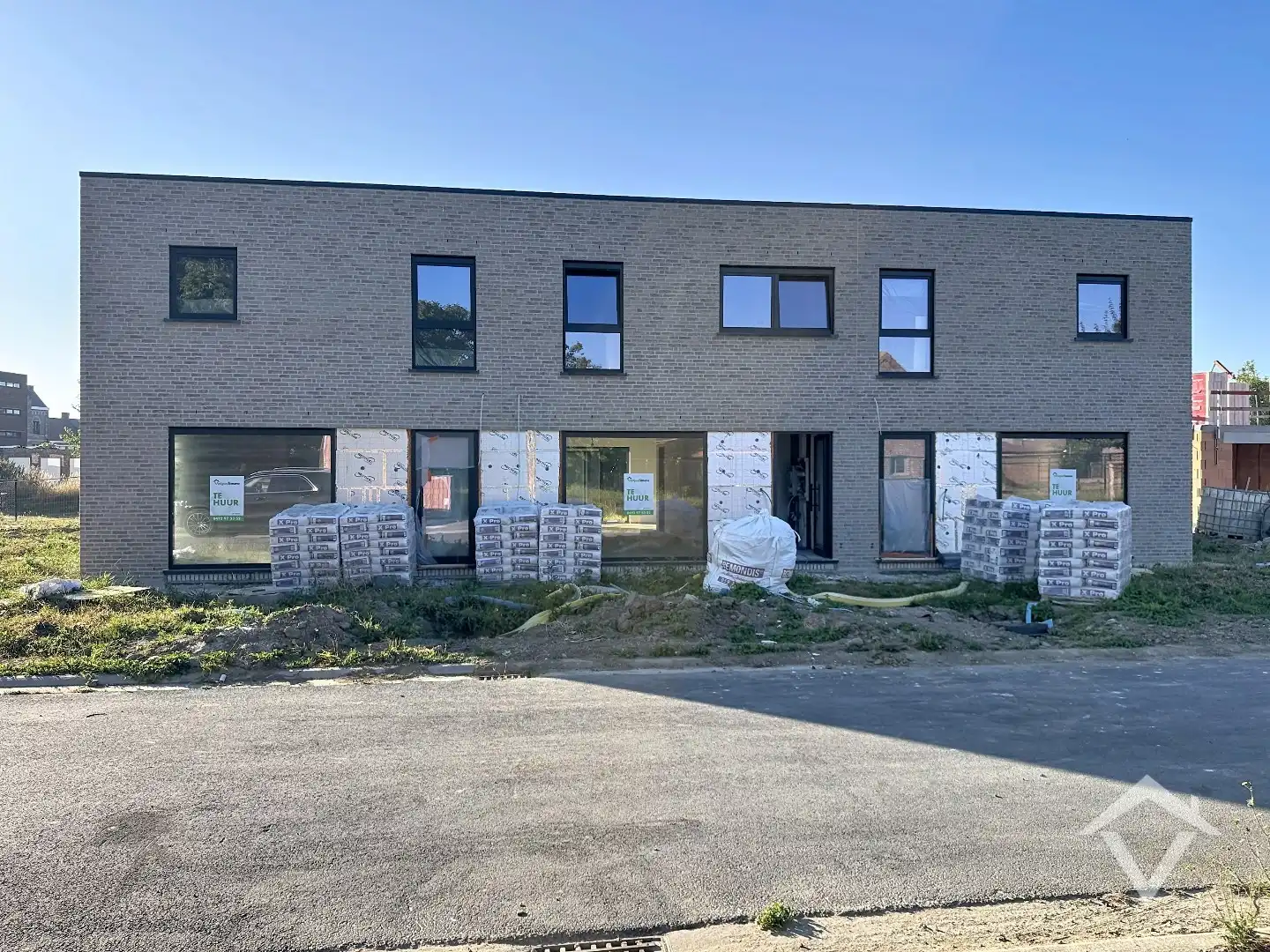 Woning met 3 slaapkamers te Proven  foto {{pictureIndex}}