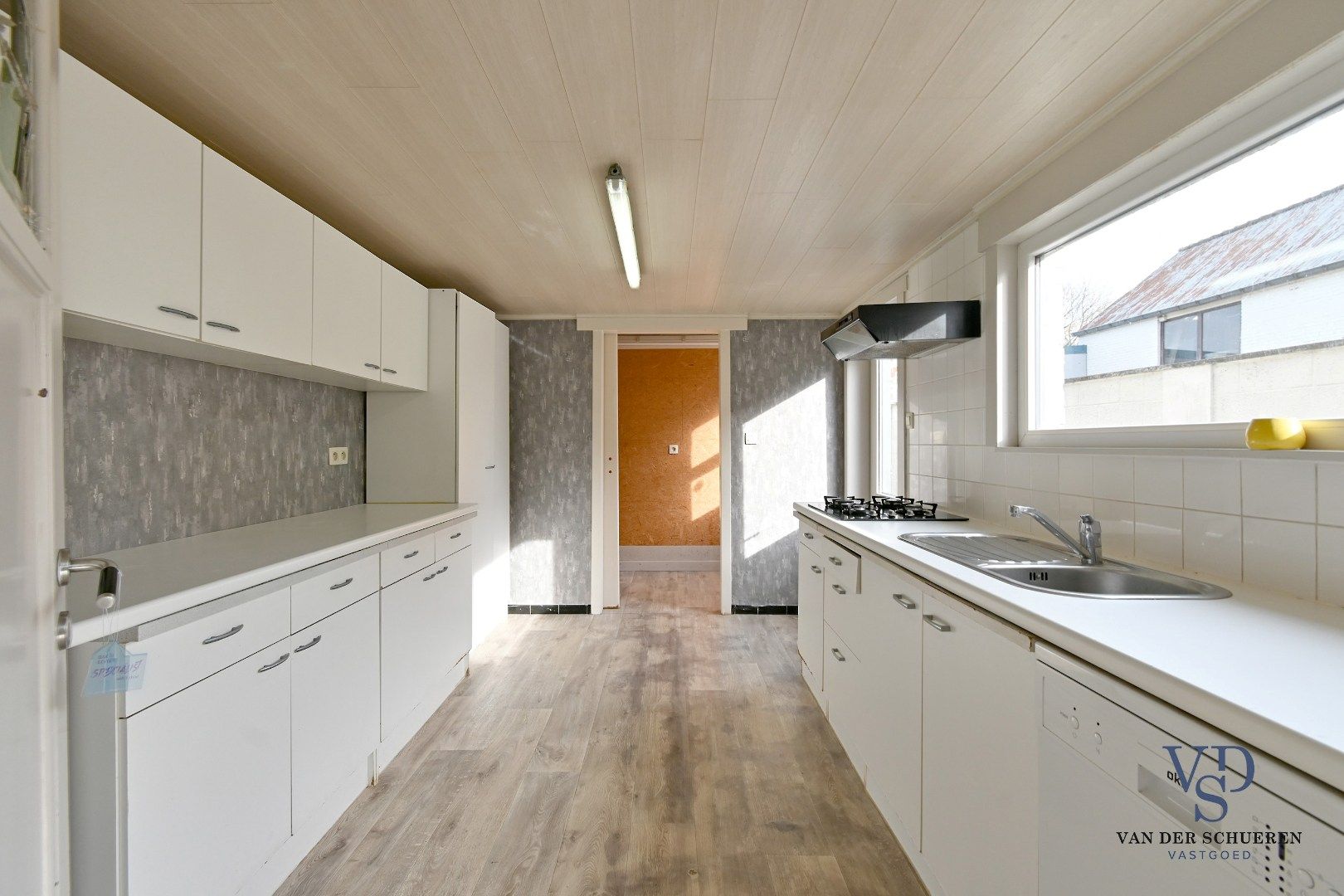 Te renoveren woning in centrum Balegem. foto 9