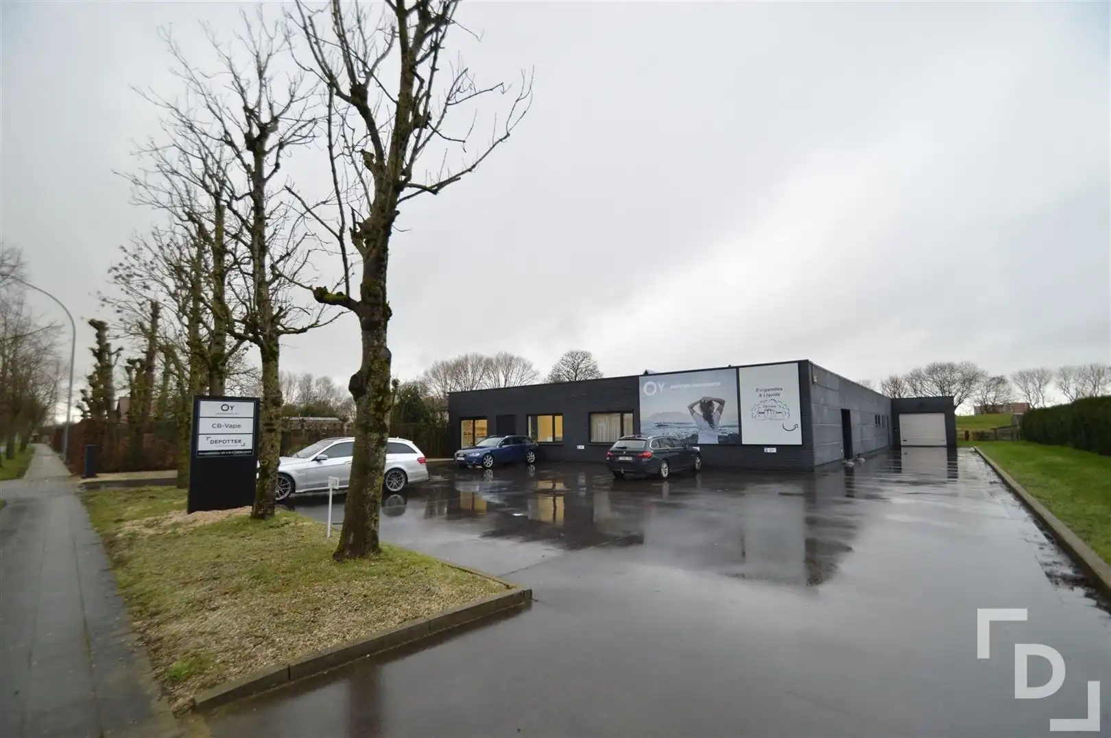 Opslagruimte of magazijn voorzien van elektriciteit foto {{pictureIndex}}