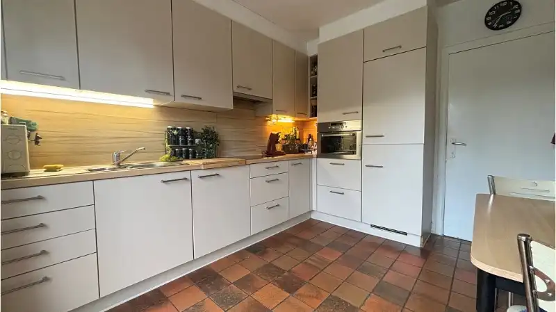 Comfortabele 3-slaapkamerwoning met GARAGE en TUIN te koop in Assebroek Brugge foto 6