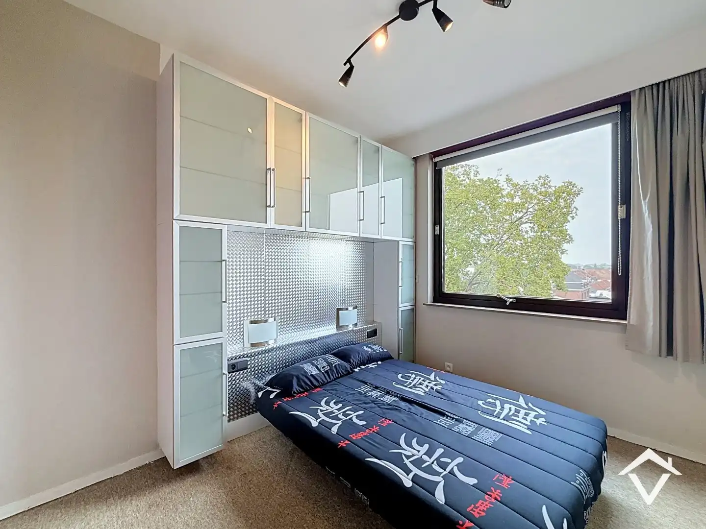 Ruim appartement met 3 slaapkamers, garage en terras te Roeselare foto 12