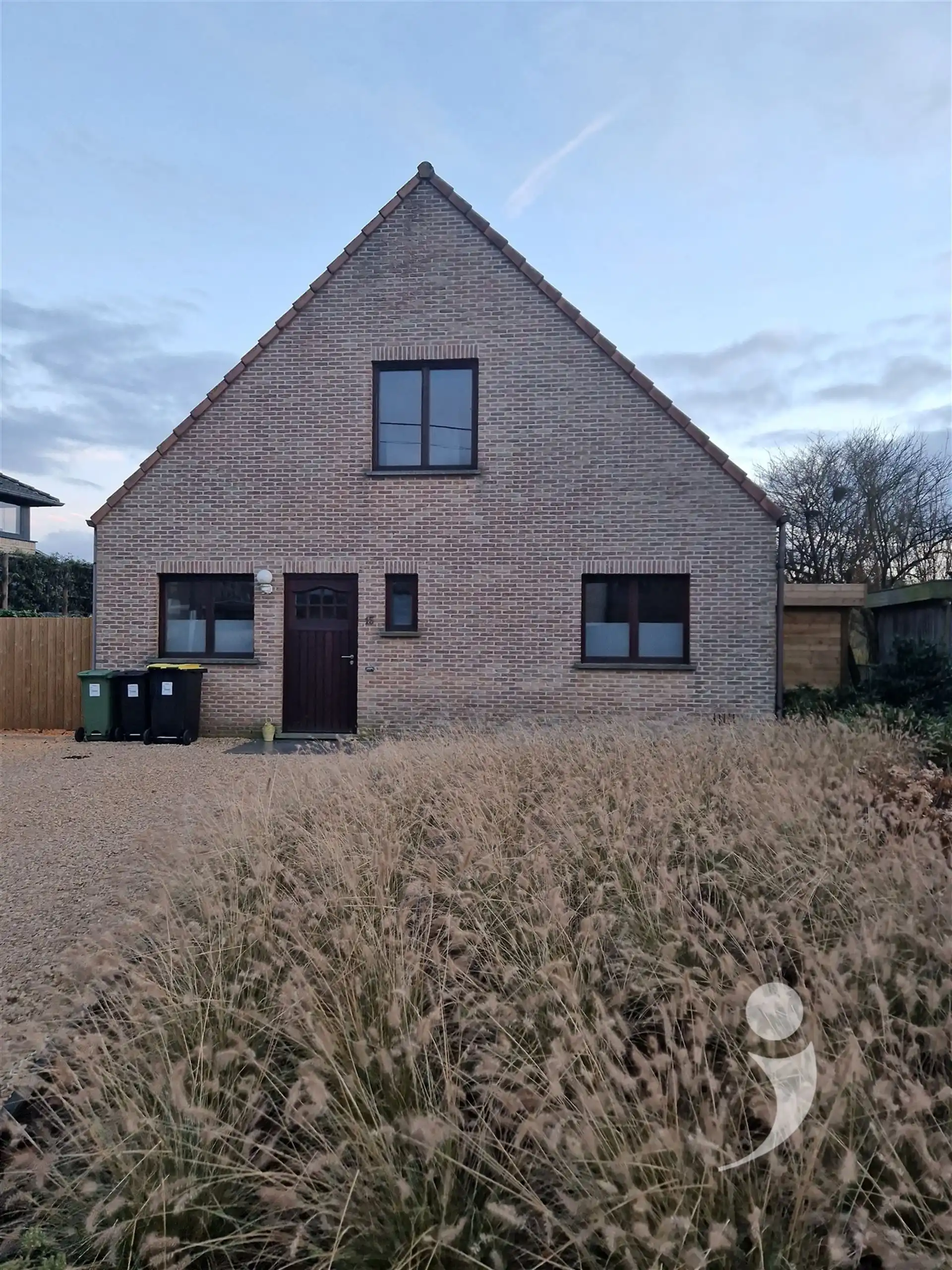 ruime gezinswoning met zonnepanelen en warmtepomp foto 17