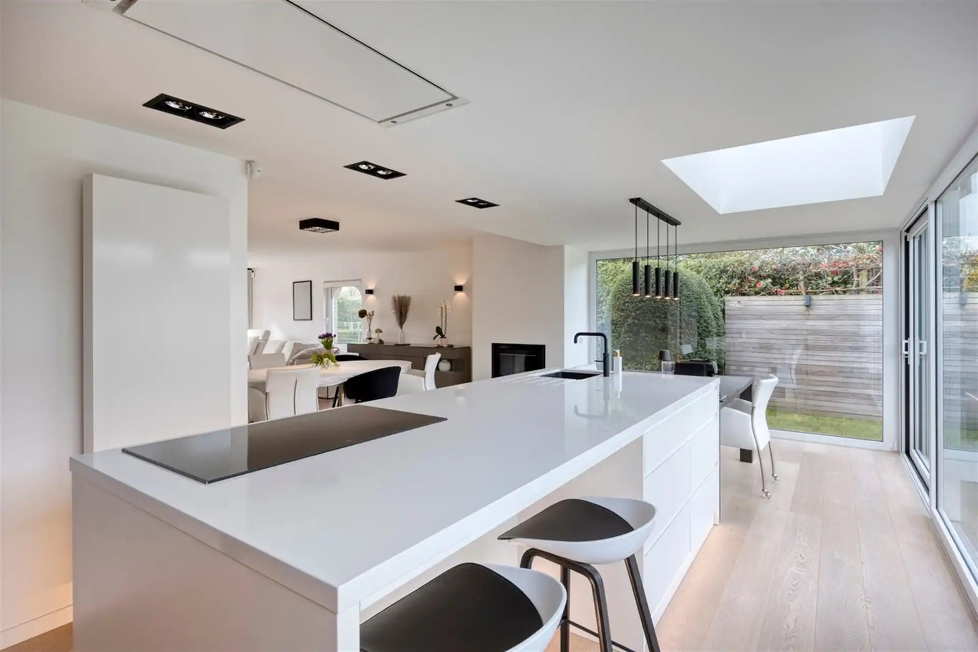 Rustig gelegen open bebouwing met moderne afwerking foto 8