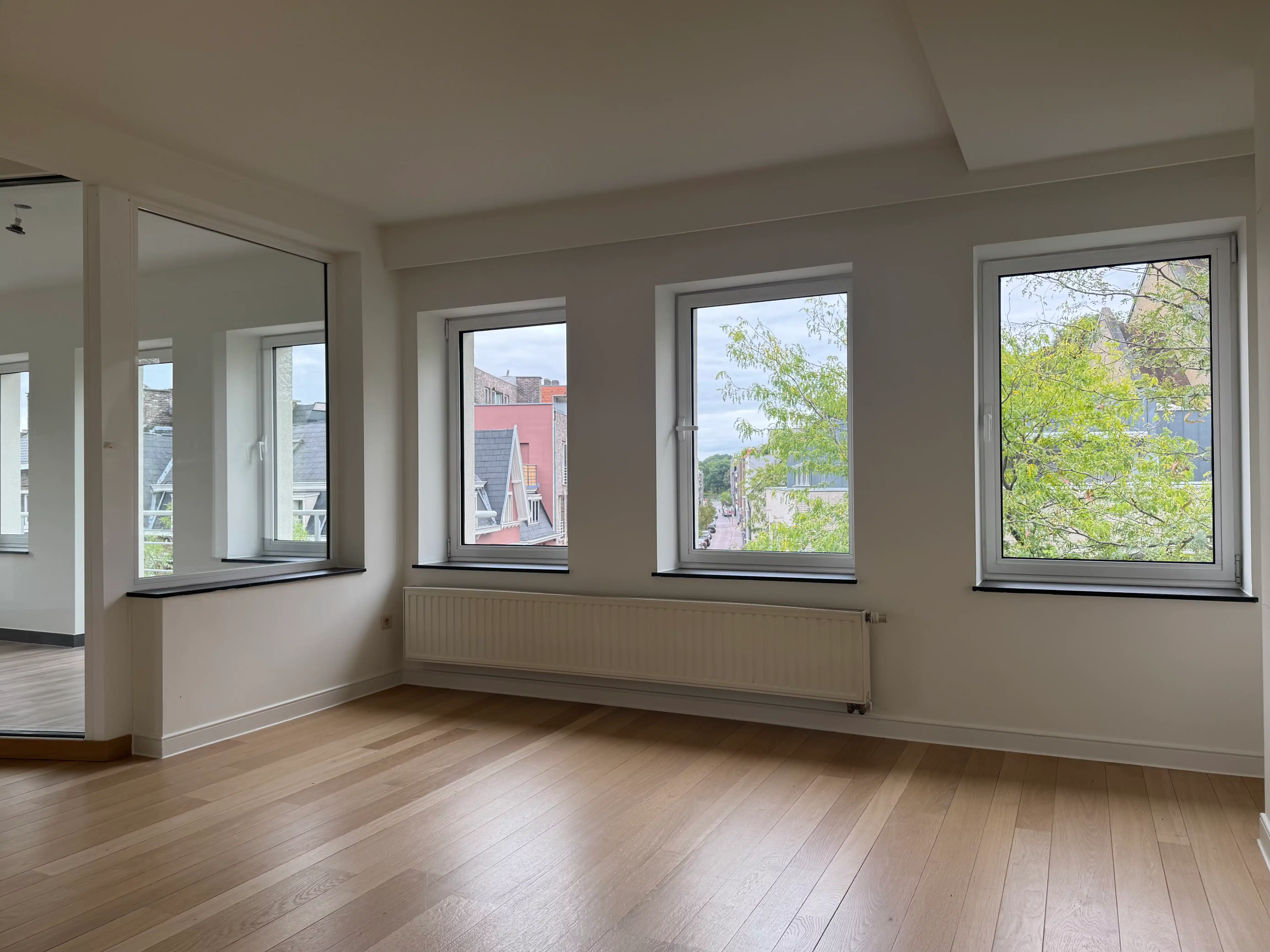 Ruim duplexappartement met tuinkamer en balkon op toplocatie foto 3