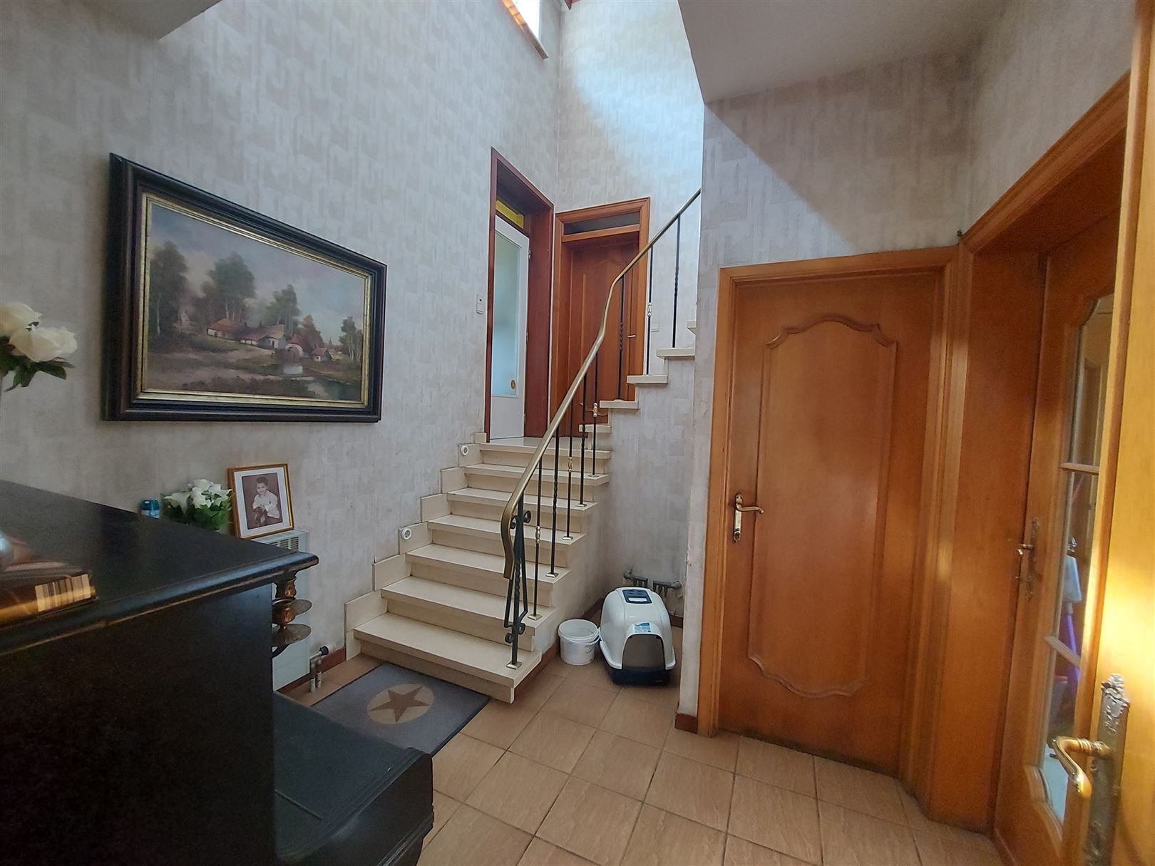 Veelzijdig renovatiepand met woonst en winkel Vloesberg foto 9