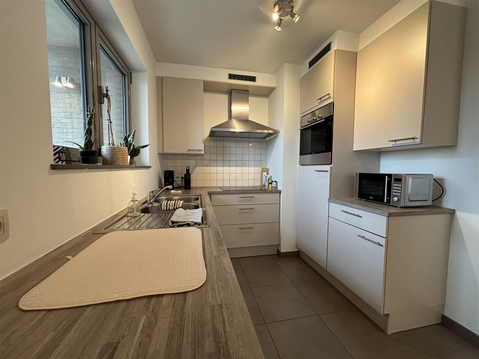 Appartement met 2 ruime kamers en terras foto 4