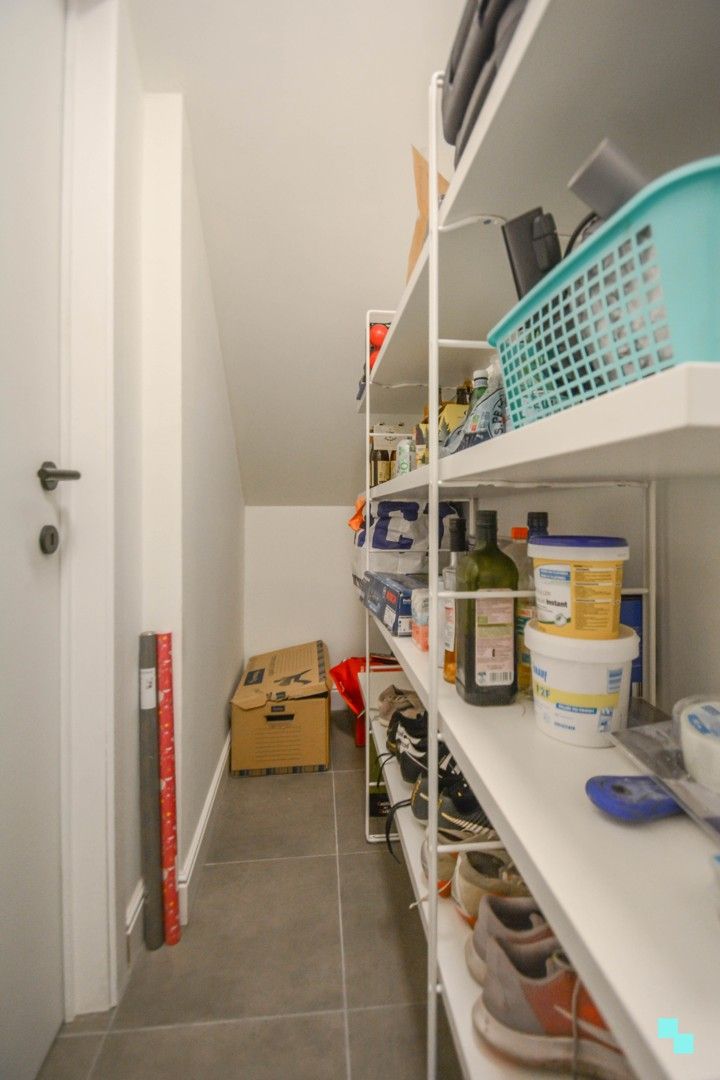 Gesloten bebouwing in hartje Izegem foto 17