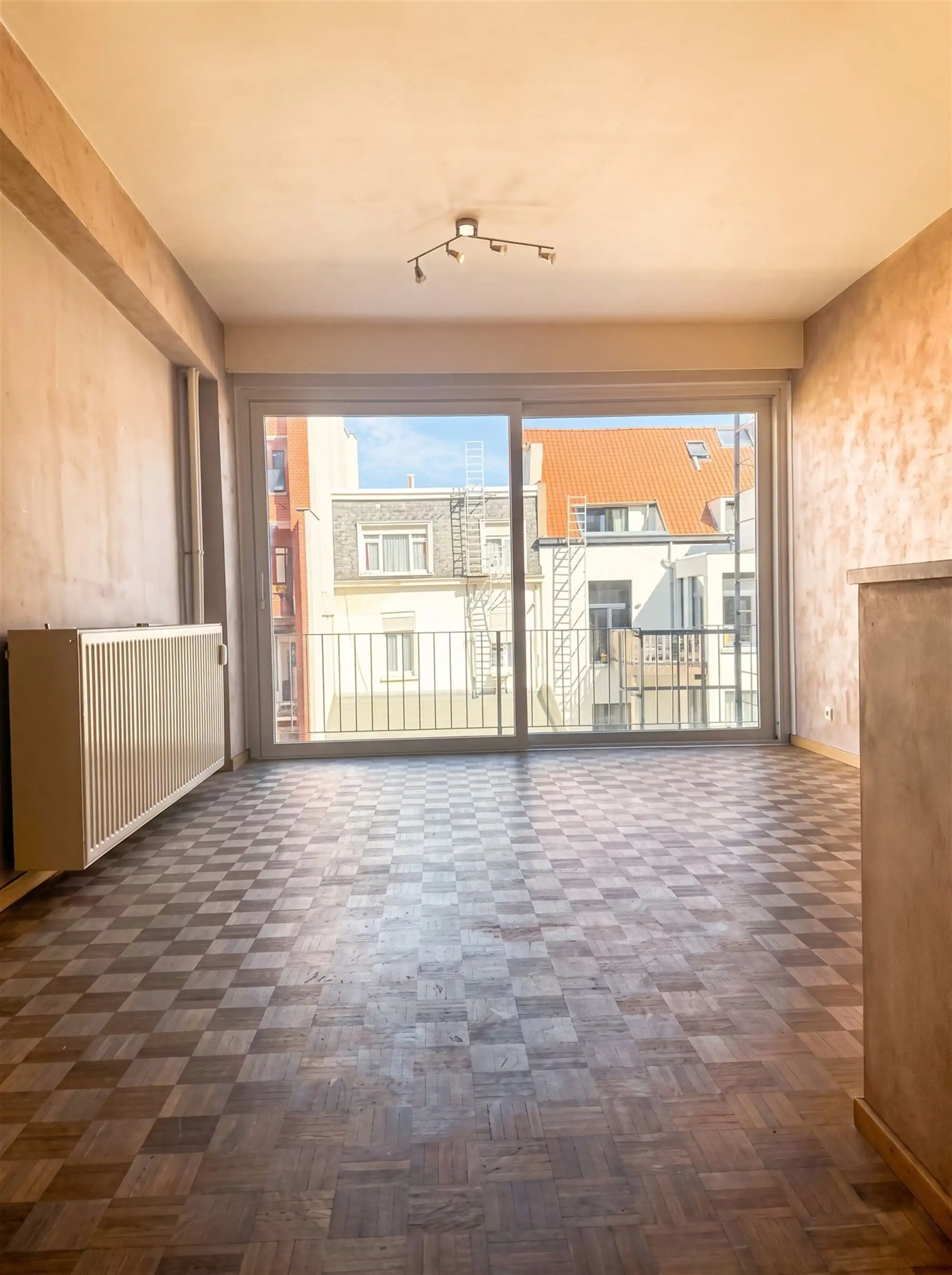 Op te frissen lichtrijke studio op toplocatie foto 4