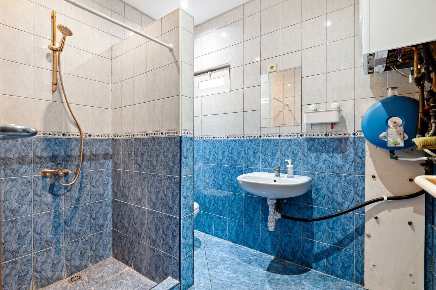 Ruime woning met 8 slaapkamers te Antwerpen! foto 14