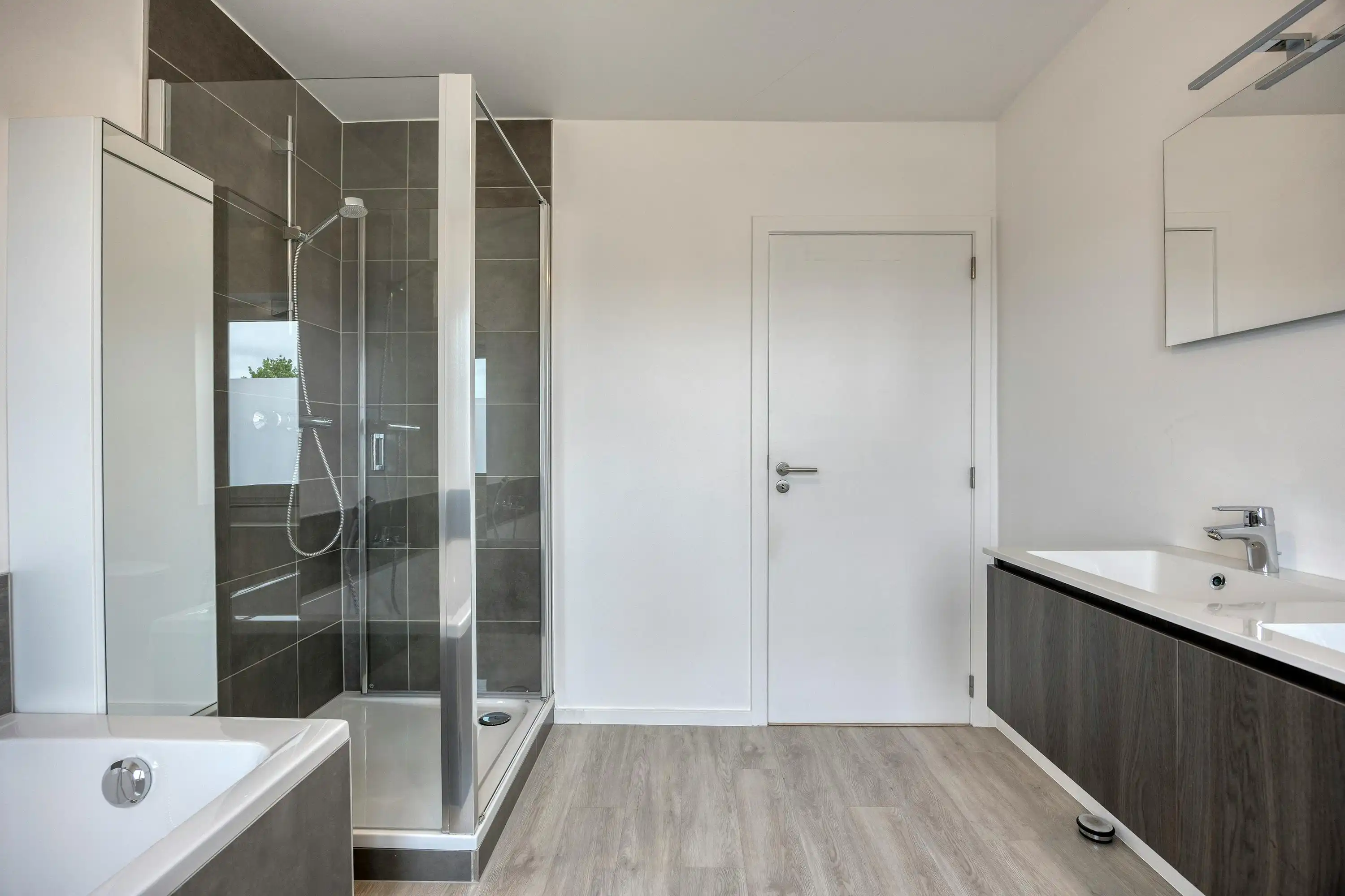 Recent gerenoveerd huis met 3 kamers te koop in Beveren-Leie foto 14