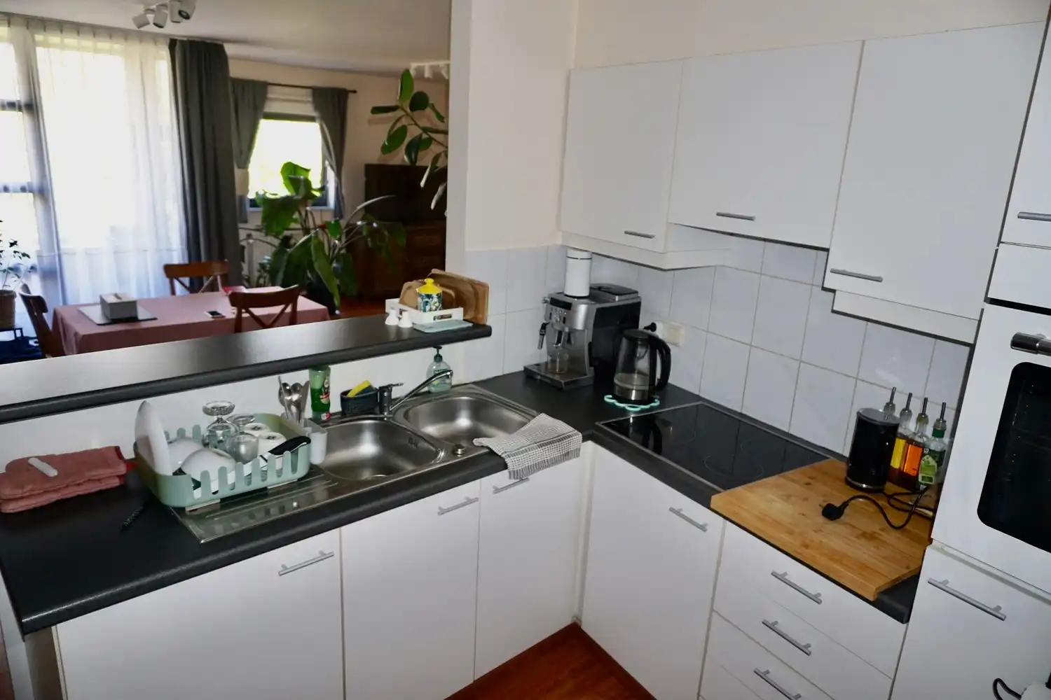 RUIM 2-SLAAPKAMERAPPARTEMENT MET TERRAS EN AUTOSTAANPLAATS IN KESSEL-LO foto 9