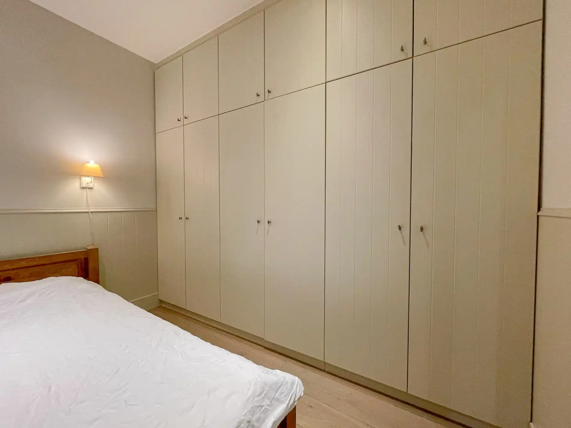 Aangenaam, perfect onderhouden appartement met een ruim terras. foto 24