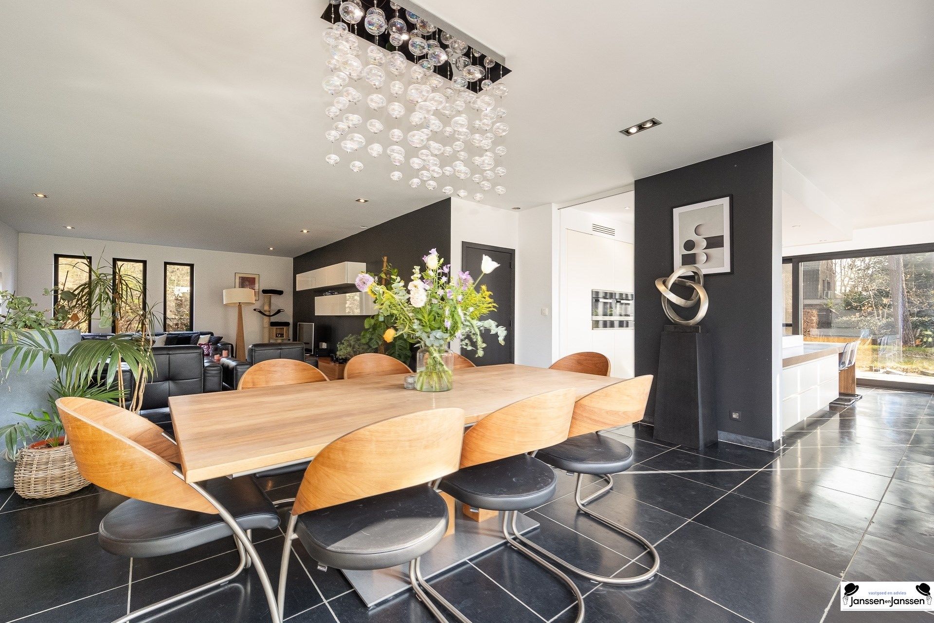 Luxueuze en energiezuinige villa met hoogwaardige afwerking  foto 2
