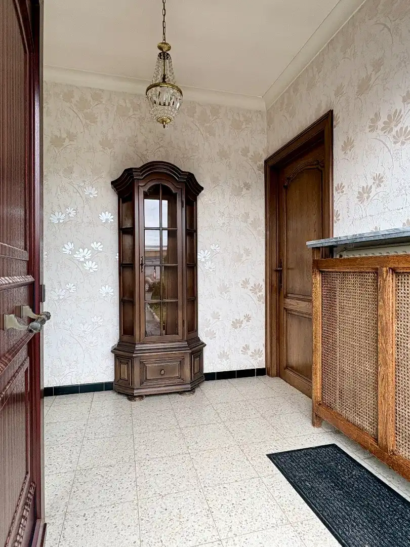 Gelijkvloerse woning op 408m² met 3slks, garage en tuin. foto 4