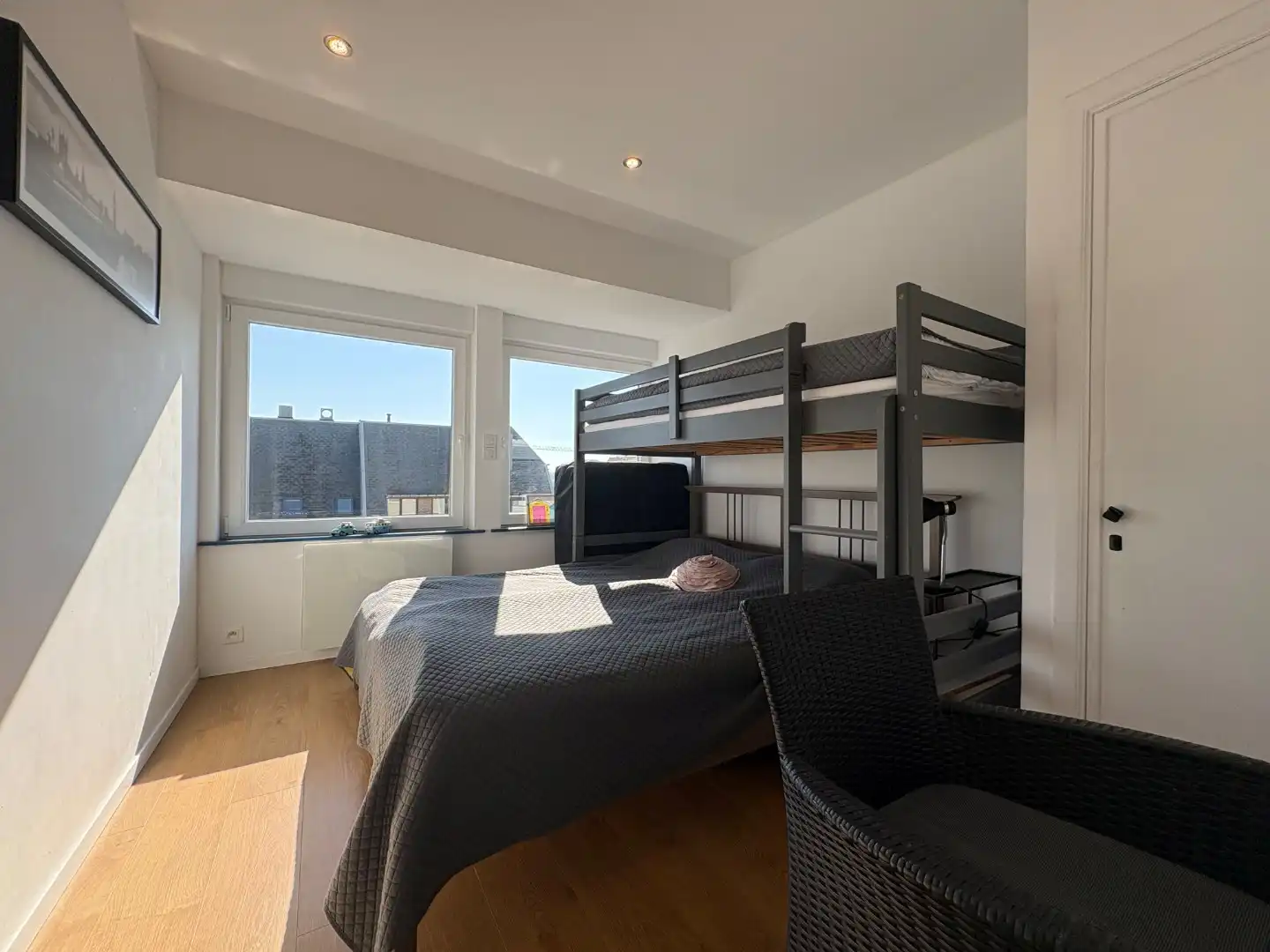 Stijlvol vernieuwd hoekappartement op de 6e verdieping met fenomenaal zeezicht foto 24