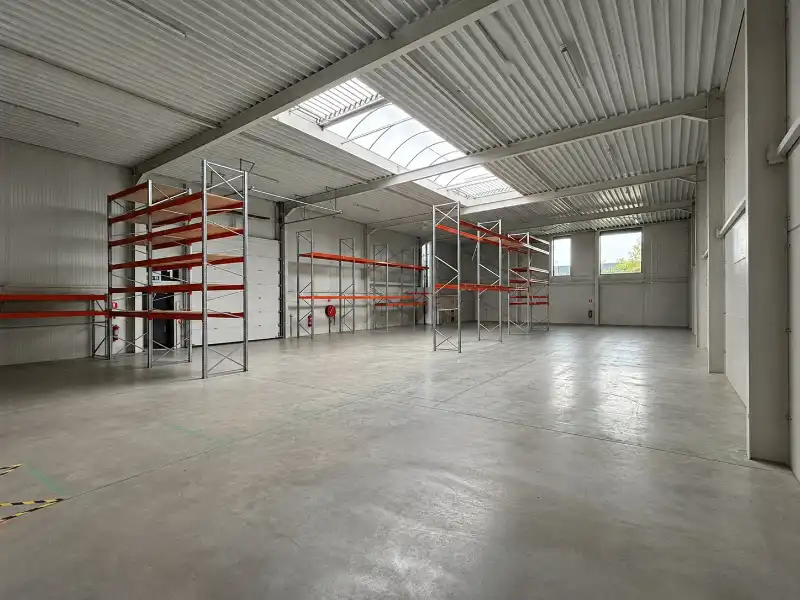 Industrieel gebouw te koop foto 5