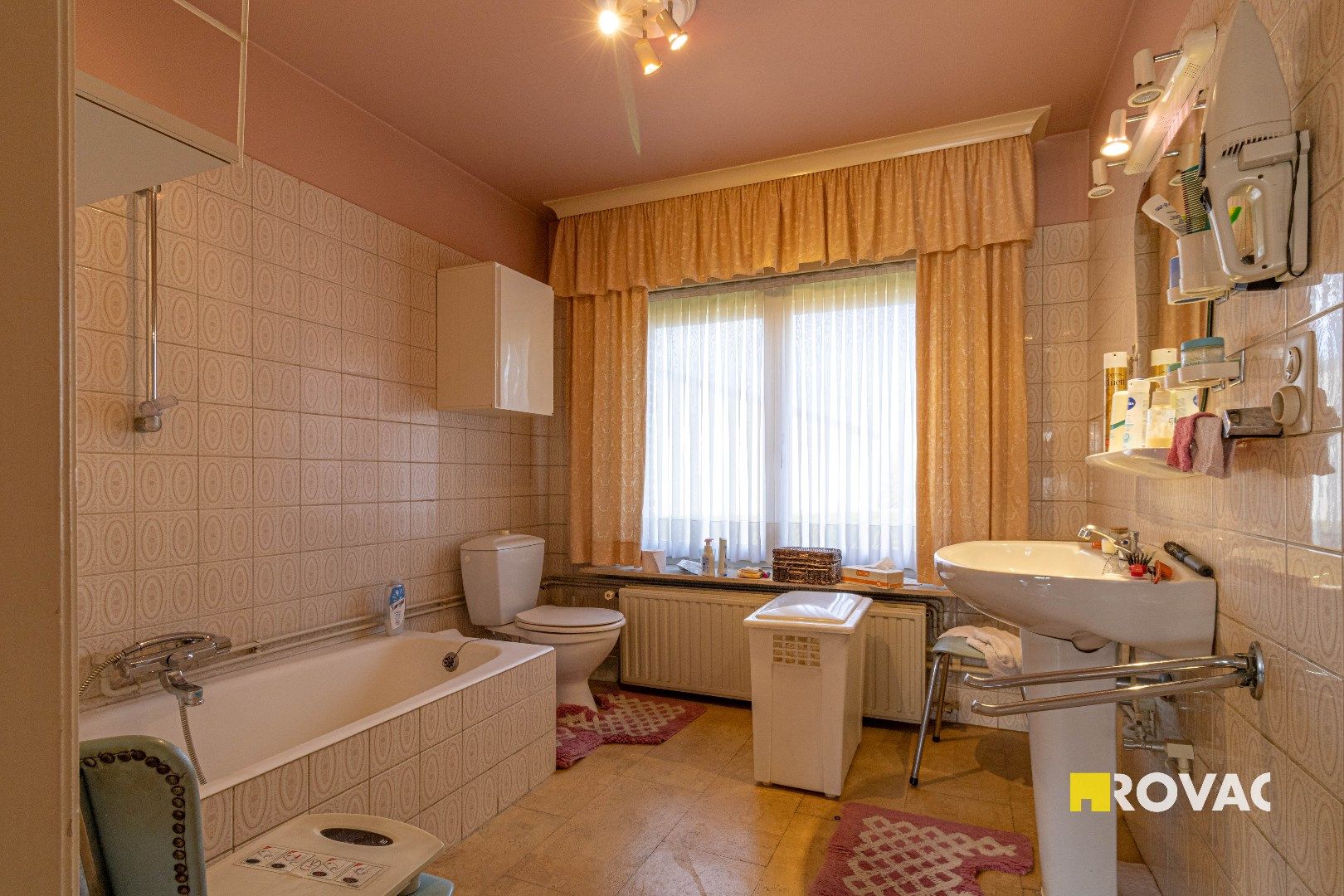 Zeer ruime woning op de bosmolens met 4 slaapkamers en garage foto 20