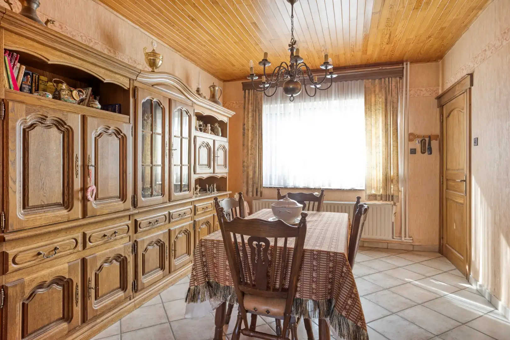 Woning met diepe tuin, garage en vernieuwd geïsoleerd dak, centrum Borgloon foto 7