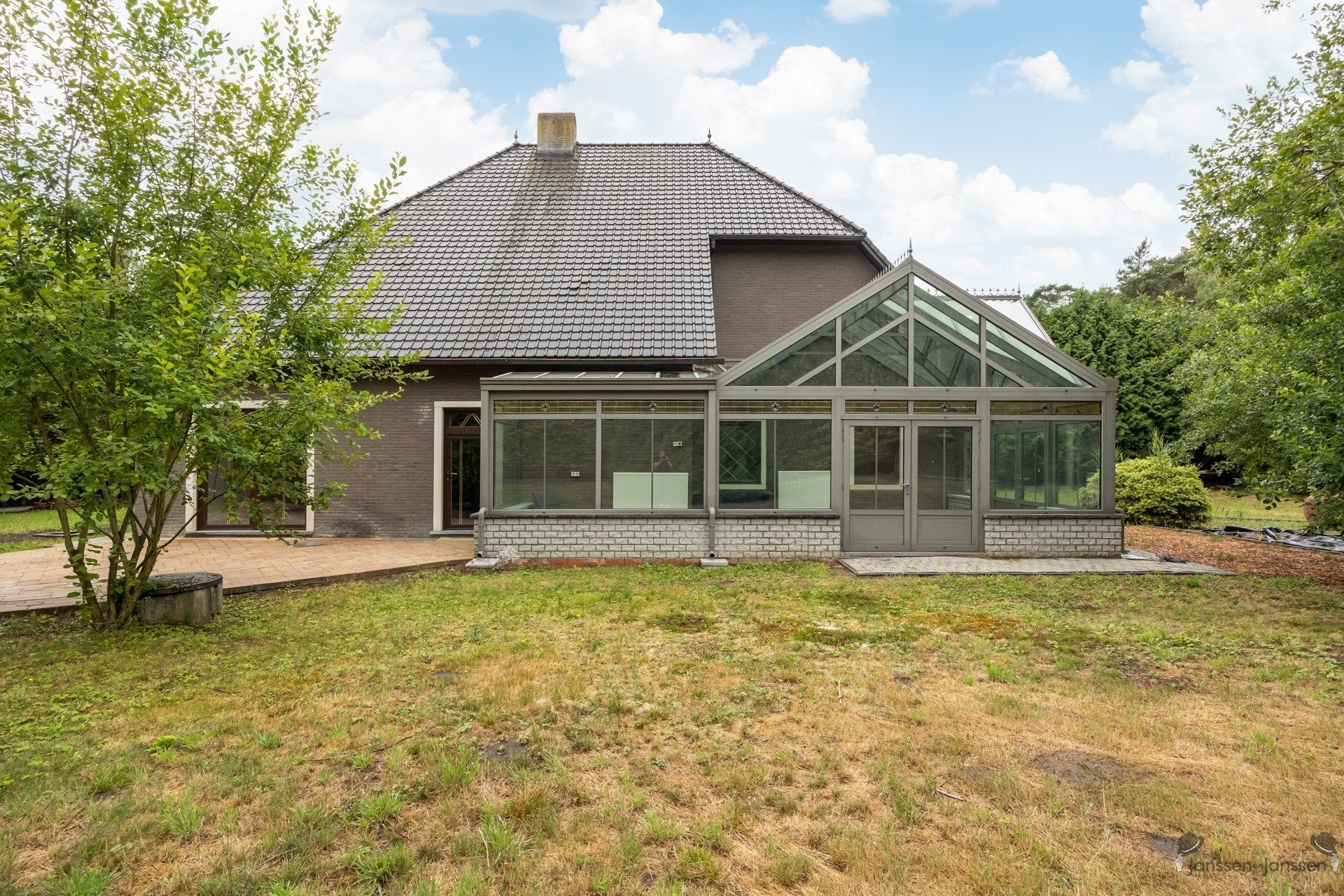 Villa met prachtige uitbouw op een zonovergoten perceel van 3.075 m². foto 34