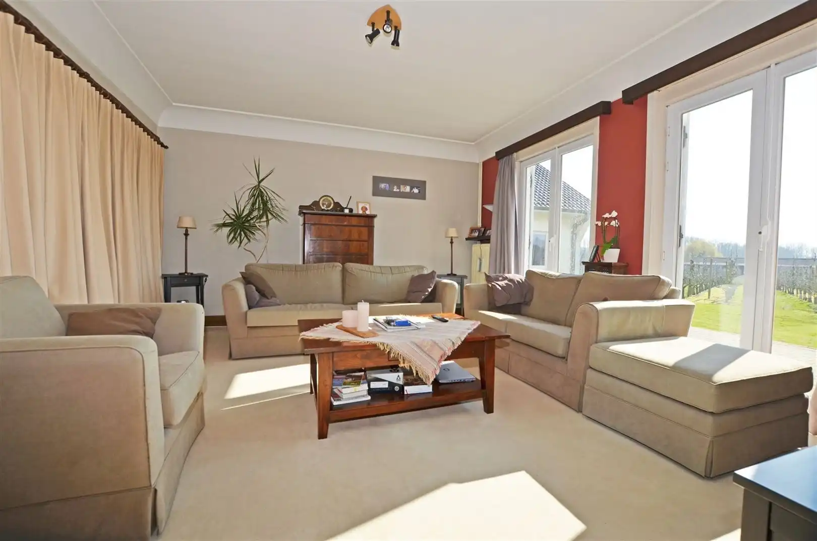 Villa + voorgelegen bouwgrond in residentiële straat  foto 5