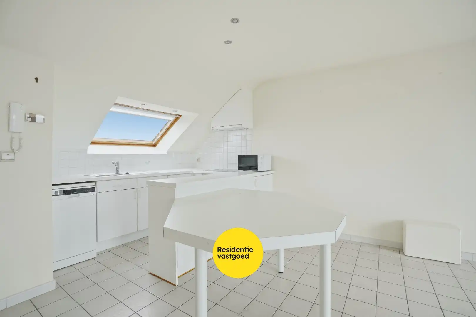 Gezellig appartement (65 m²) met overdekt terras + grote zolder nabij de Markt foto 2