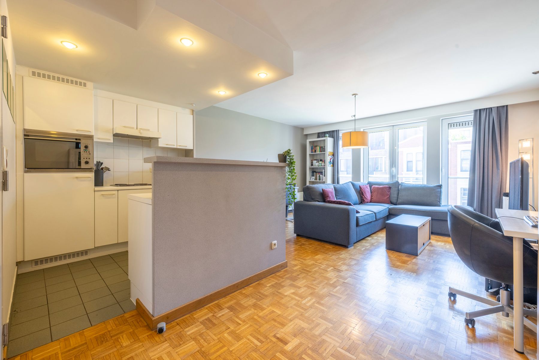 Lichtrijk 1 slaapkamer appartement op toplocatie foto 2