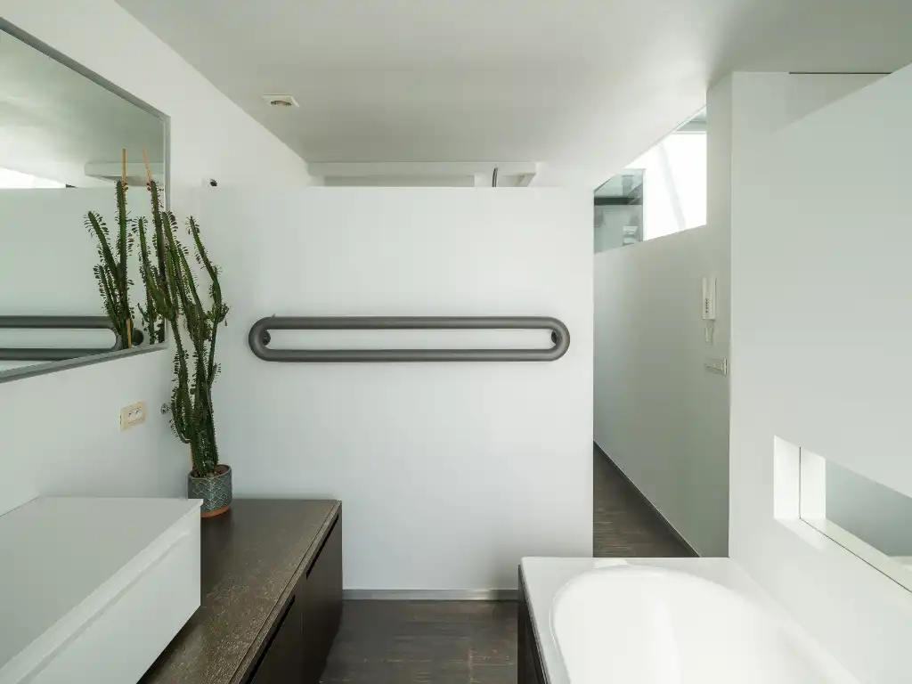 Architecturale burgerwoning naar de hand van Enplus architecten met stadstuin en polyvalente achterbouw op een boogscheut van het stadscentrum. foto 14