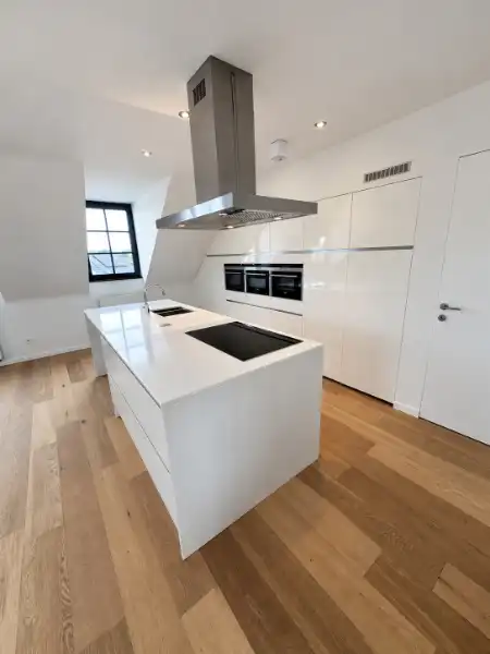 Stijlvol dakappartement met terras en veel privacy in het centrum van Geel foto 9