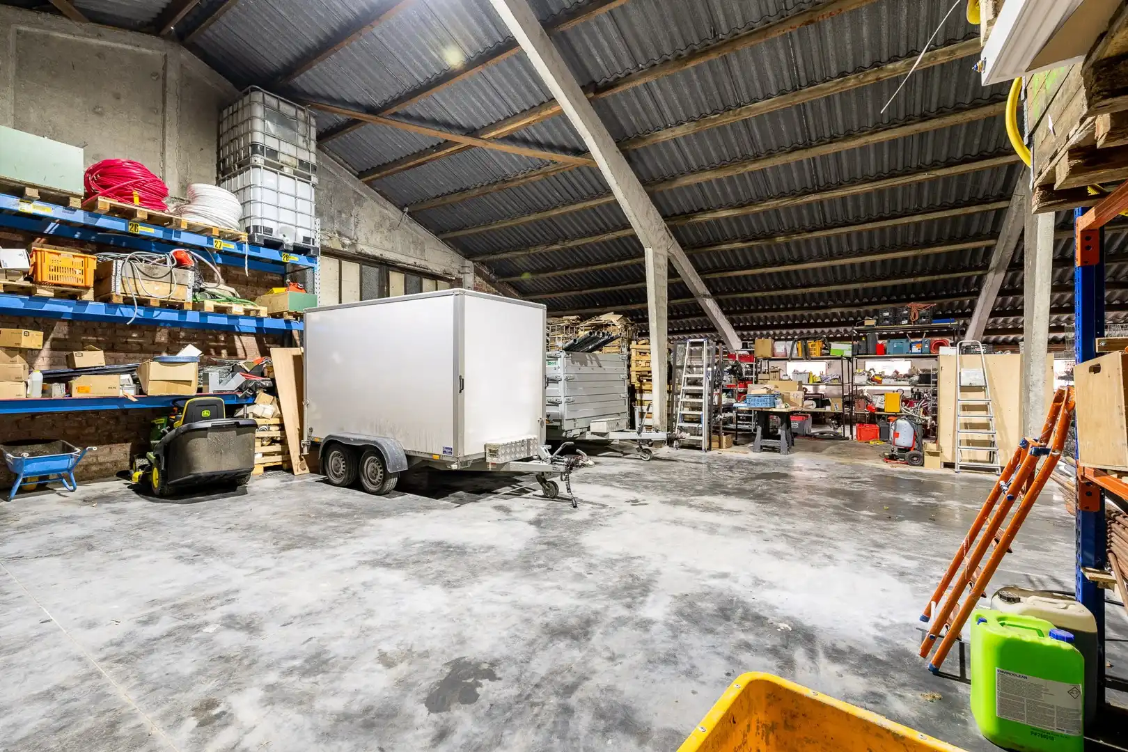 Vernieuwde loods nabij E403 met woning — Hooglede (Gits) te koop foto 7