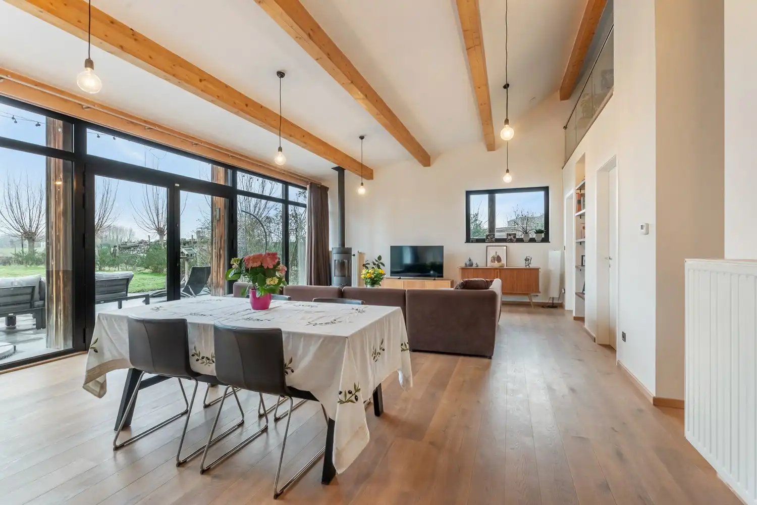 Unieke architecturale woning op toplocatie in het groen foto 6