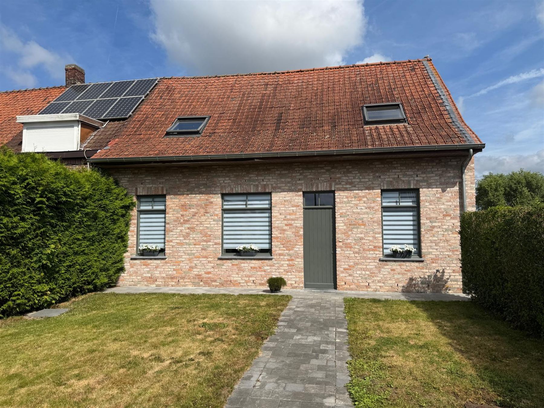 Instapklare woning met 3 slaapkamers te Moen foto 2