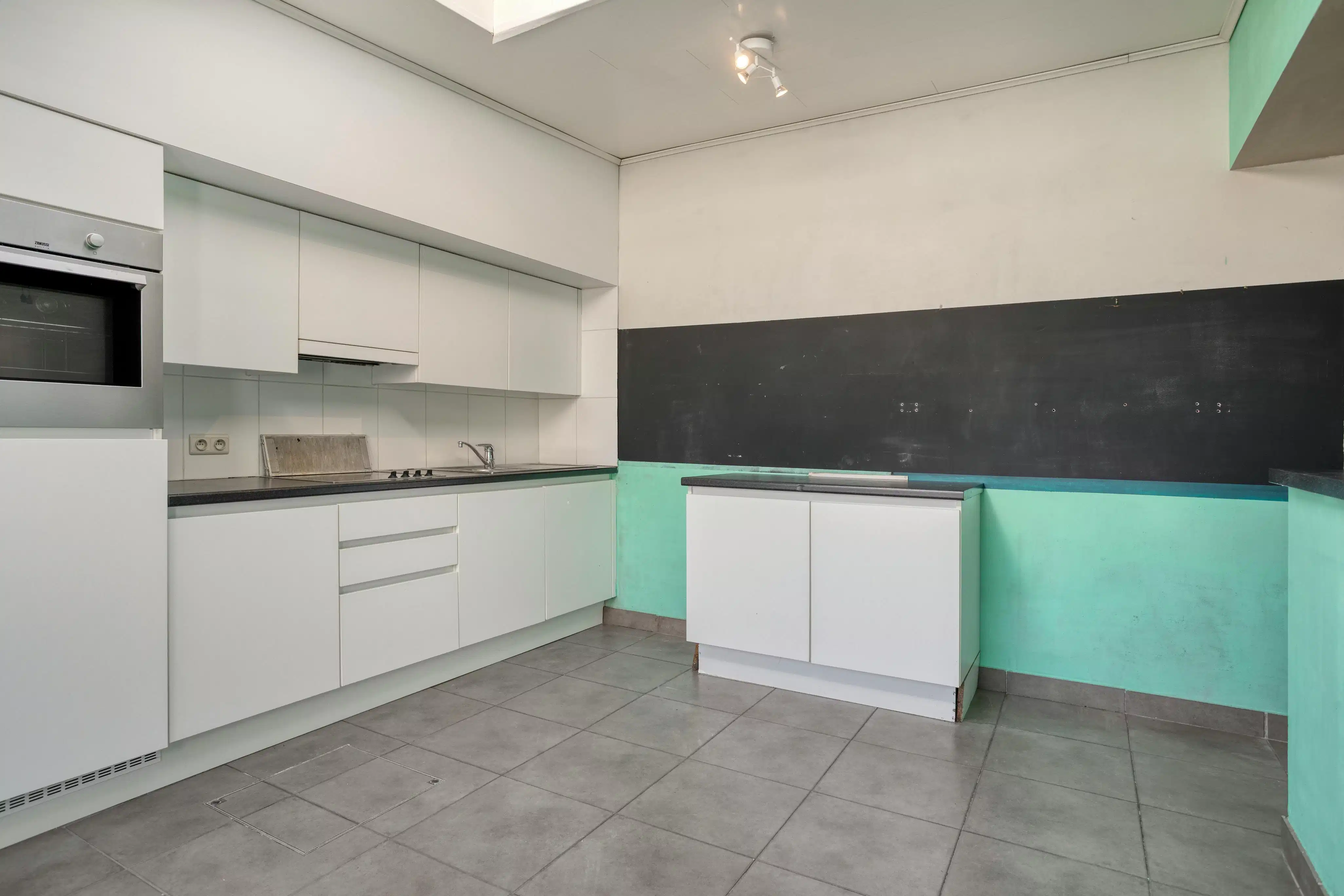 Halfopen bebouwing te koop in Zedelgem met 3 slaapkamers foto 6