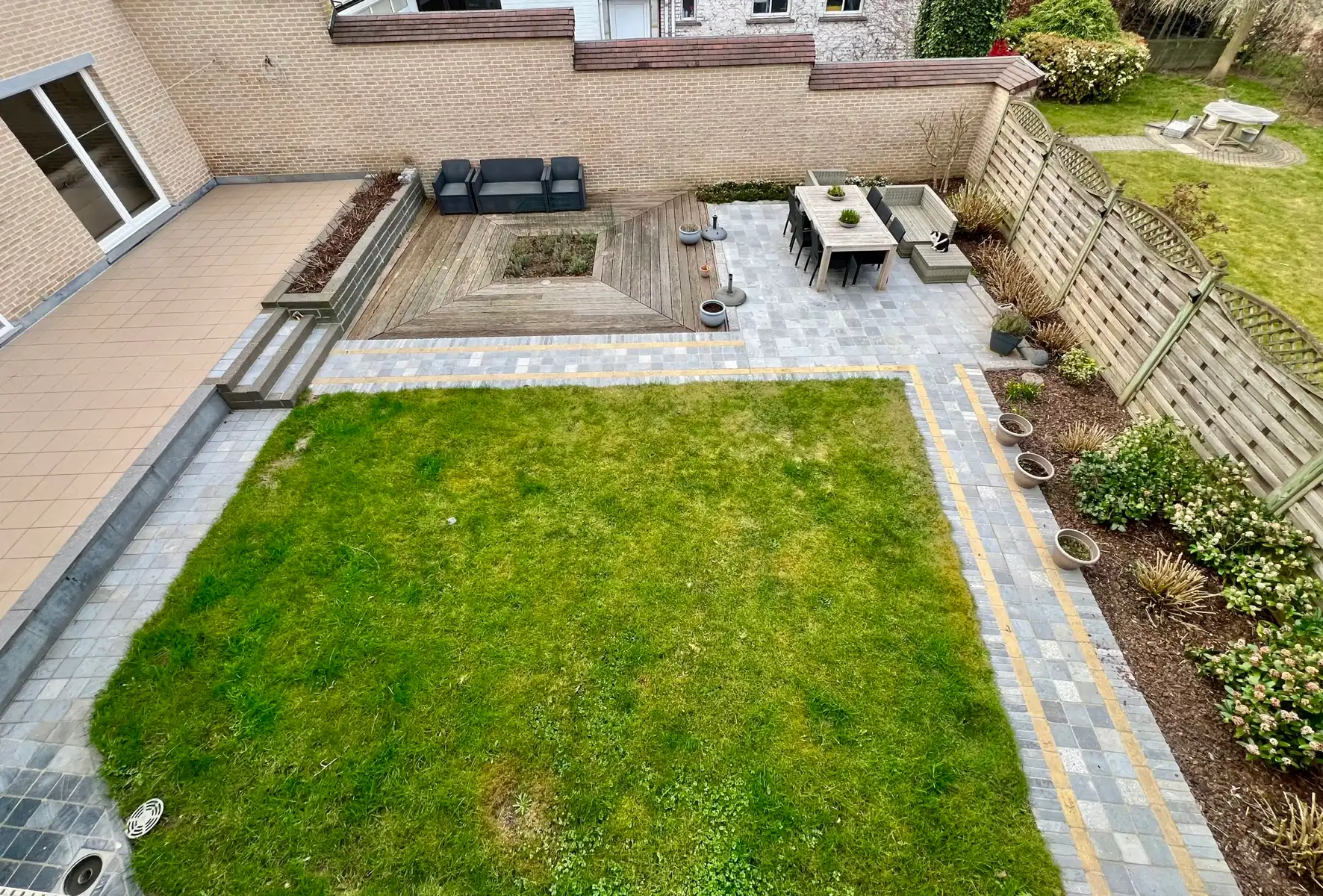 Ruime woning met 6 slk, 2 badk, 2 keukens en dubbele garage foto 38