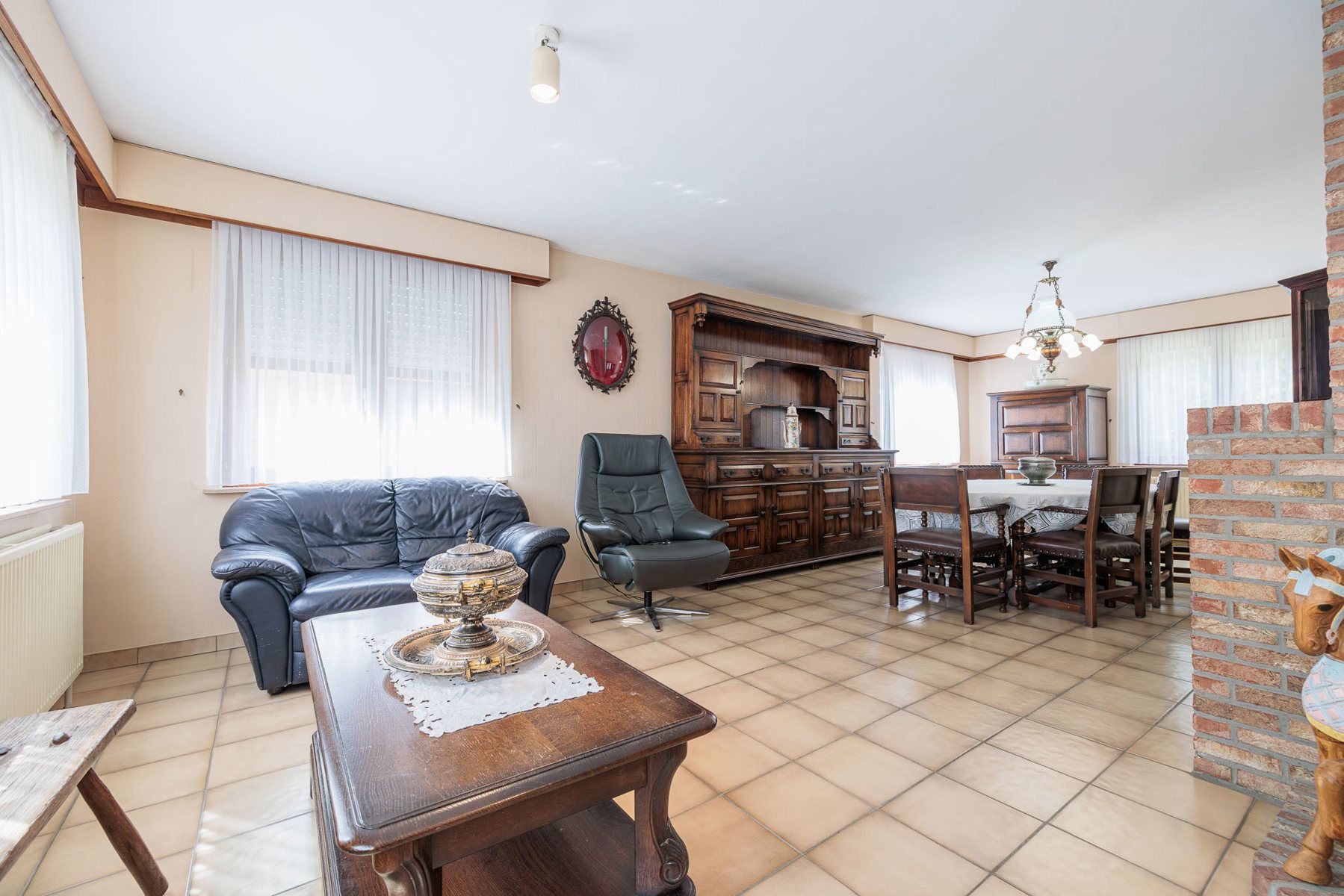 Open woning met 4slpk en volledige onderkeldering op 1.372m² foto 7