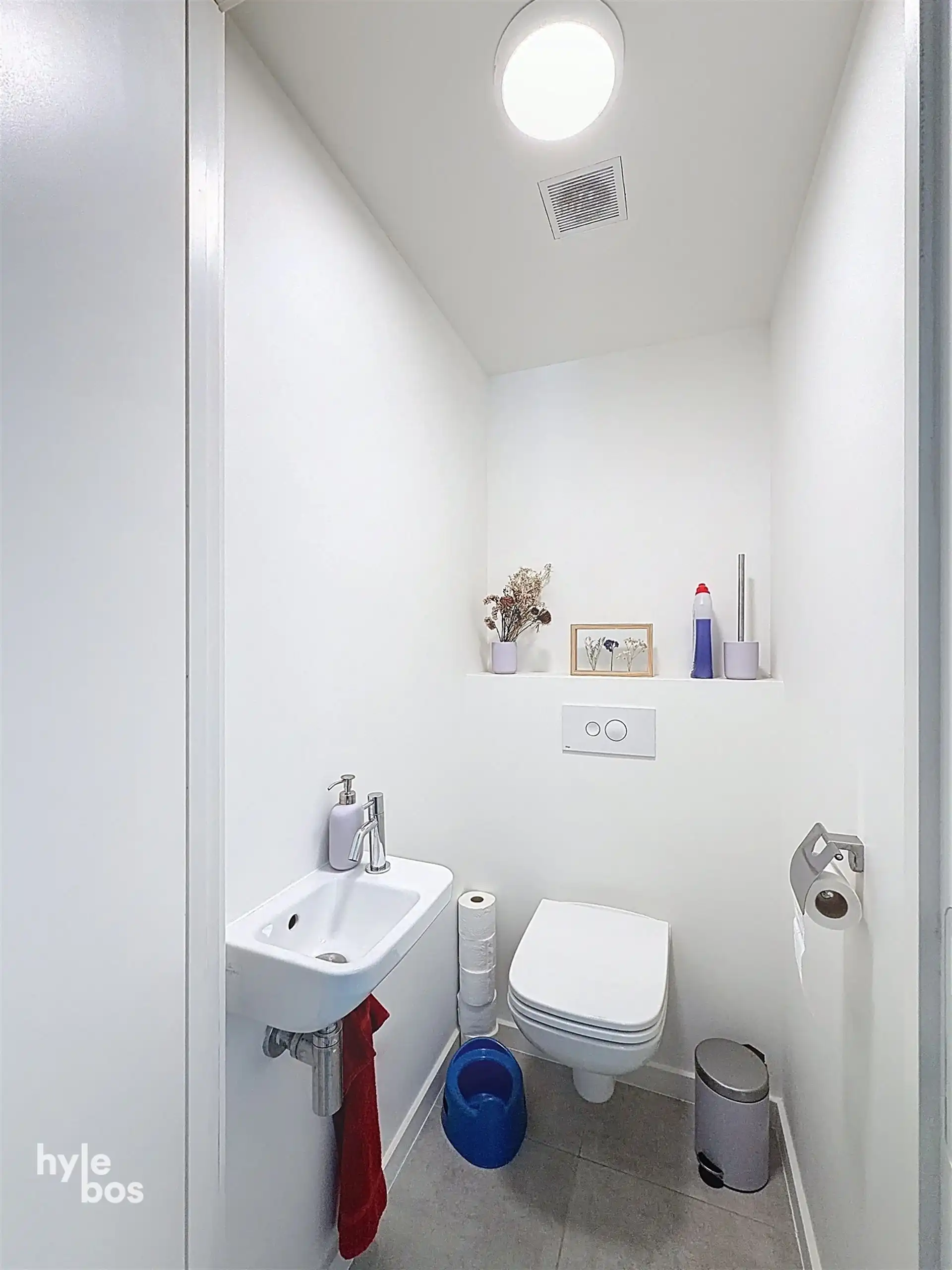 Modern gelijkvloers appartement met terras en parking foto 16