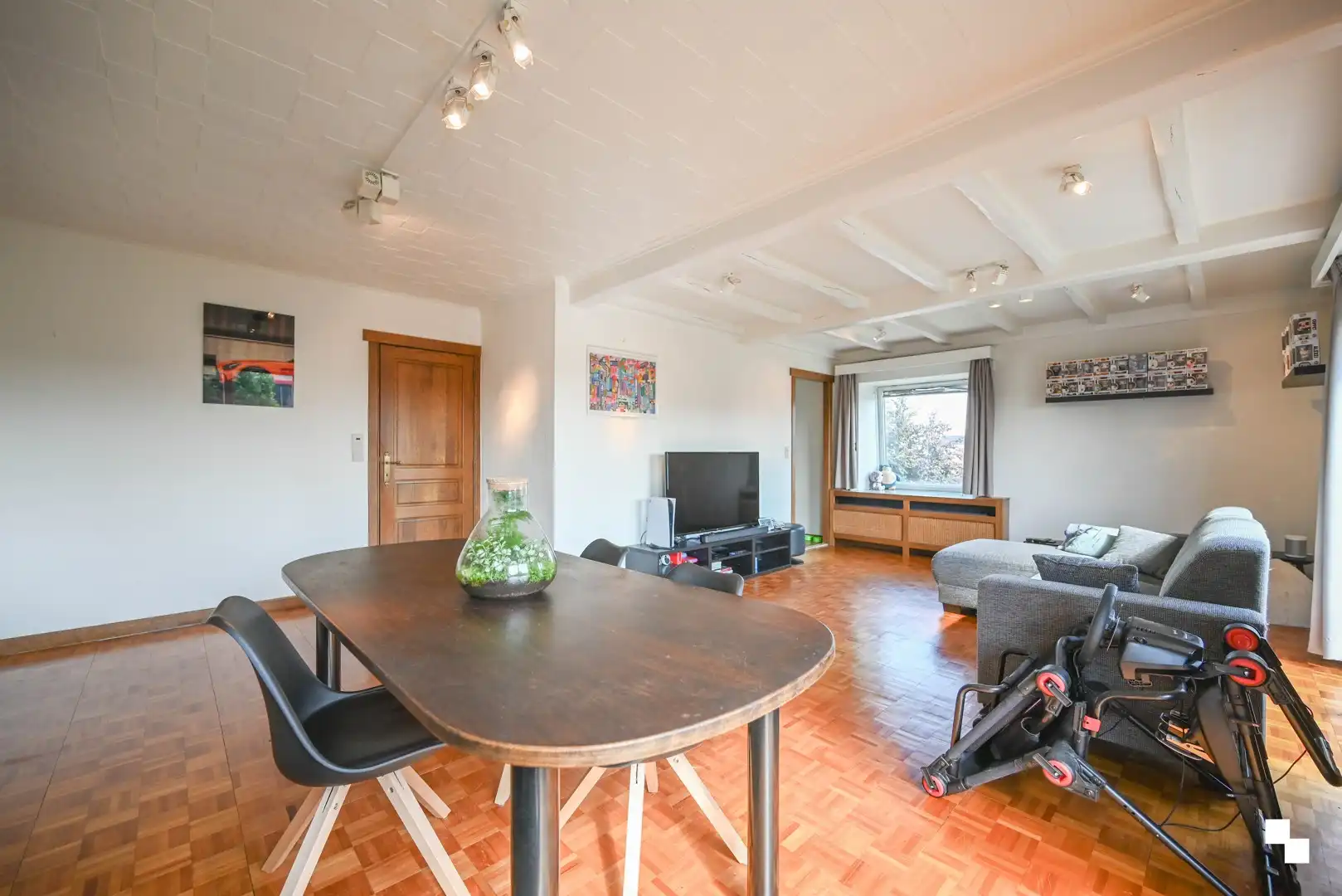 Tweeslaapkamerappartement met garage op een rustige locatie in Beveren-Leie foto 3