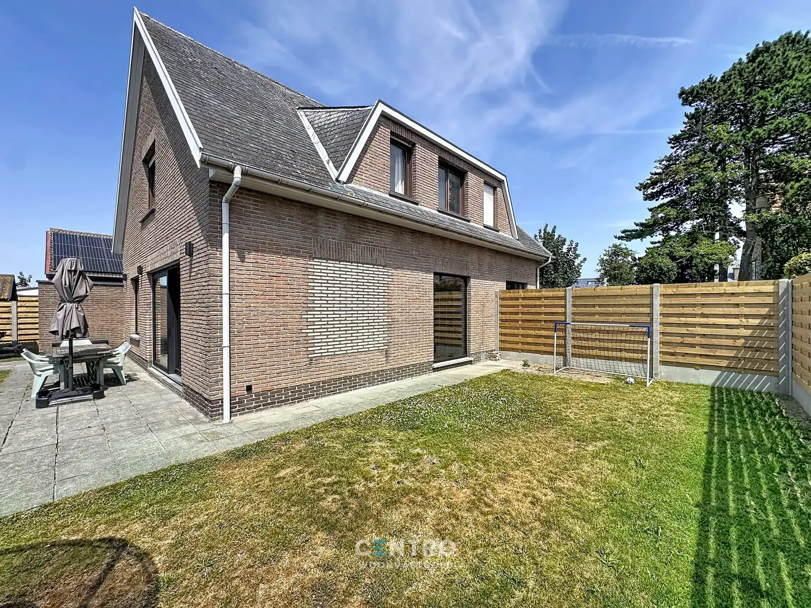 Villa met 4 slpks, garage en ZUIDger. tuin te Uitkerke! foto 24